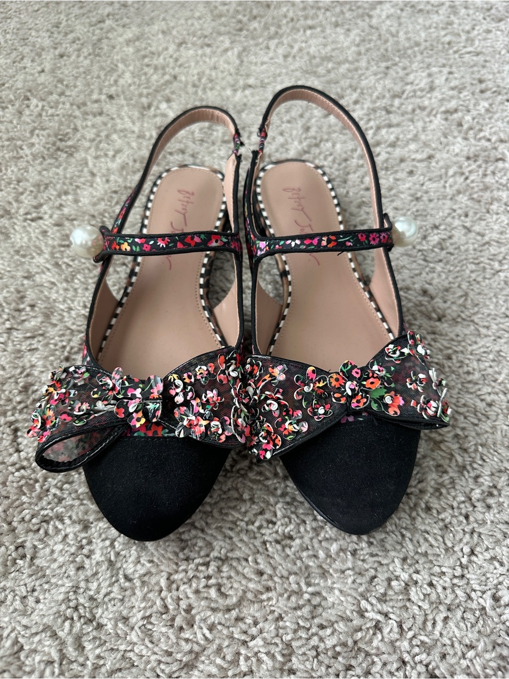 Betsey Johnson Black Floral Bow Pearl Slingback Flats